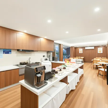 Fenglinwan Homestay (Xingyi Wanfenglin Airport High-Speed Rail Station)