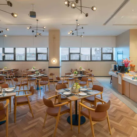 Country Inn & Suites by Radisson Hotel (Guiyang Penshuichi Subway Minsheng Road Food Street Station)