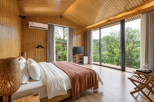 Jiajing Xiaozhu Hostel - Mountain view