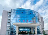 Jingfang Esports Hotel (Yingbin Avenue Branch, Pingtang Zhongyang Avenue) - Pools