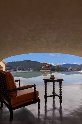 Moye Ruhua | Shangri-La Light & Shadow Retreat (Dukezong Old Town) - 4-Star