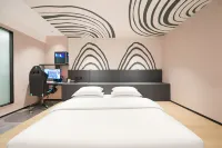 Thunder God Gaming E-sports Homestay (Yuncheng Wanda Plaza Branch) - Esports