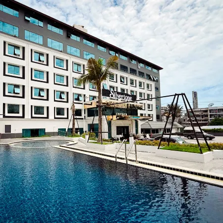 Silvertone Hotel