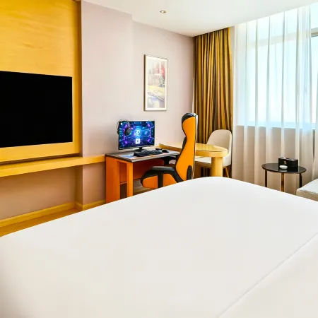 Yaxin E‑Sports Hotel (Yangzhou Jiangdu Wanda Plaza Branch)