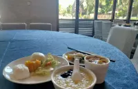 ZhongShengKang Sleep‑Aiding Homestay - Aamiainen