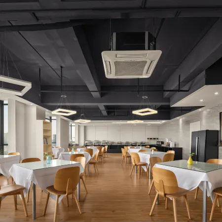 Ma'anshan Licheng Ruixuan Hotel (Cuilin Shuicheng Huafei Road)