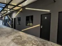 Cozy Private Room with Ensuite Bathroom in Bukit Bakri - 3 ดาว