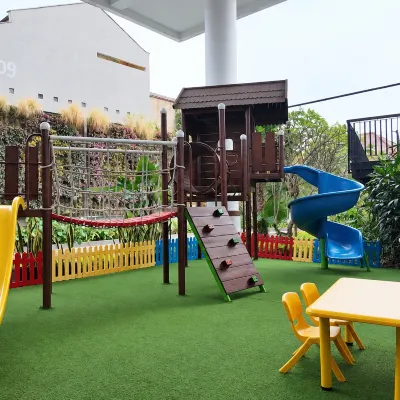 Rayz Umm Hotel Malang Hotels near Malang Plaza