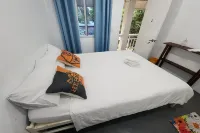 Ani Marie Guest House - Guest houses
