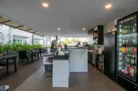 Mantra Beach Condominium MaePhim - 2 - bar