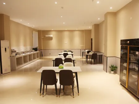 Iu Hotel (Yingtan Railway Station Store Отели в г. Интань