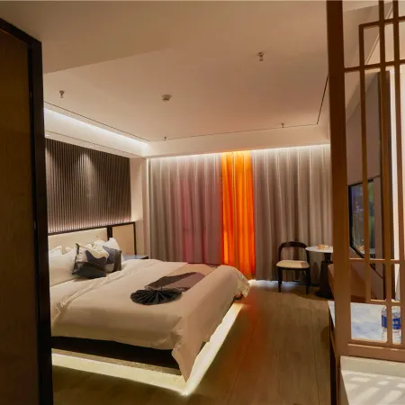 Xizi Light Luxury Hotel (Urad Qianqi Government Store)