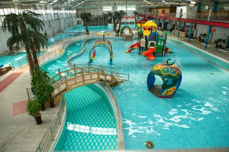 Xiongxian Xiongzhou Zhenming Xuwan Hotel Отели рядом с достопримечательностью «Baiyangdian Lake»