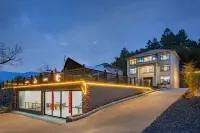 One Mountain and One House · Starry Sky Pool · Bamboo Forest Holiday Parent-child Beauty Su - balcone
