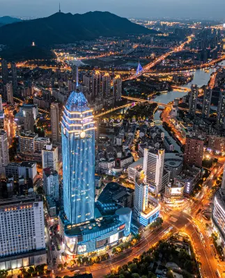 Clouds·Cloud High Altitude Hotel (Wuxi Zhongshan Road) Hotel di 