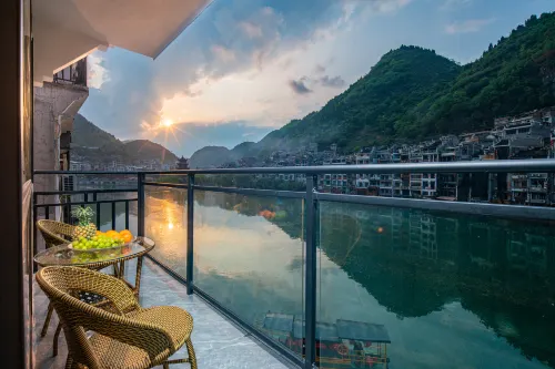 Zhenyuan Fengting Waterfront Hotel