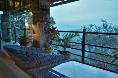 Mohans Binsar Retreat Отели в г. Алмора