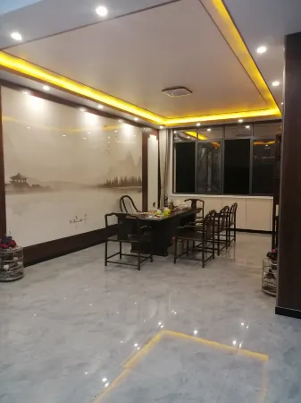 Lantai Jiuling Chinese Inn Отели рядом с достопримечательностью «Daluo Town»