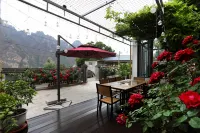Floral Hotel·Jingshui Shanju hotel (Yesanpo Bailixia Scenic Area) Hotels in Laishui County