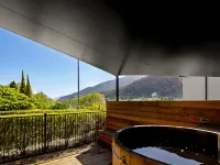 Scenic Suites Queenstown Hotel berhampiran Patung Moa