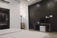 Twenty-Two Hotel