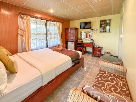 Tongta Phaview Resort