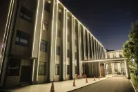 Wutaishan Hotel (Fanshi Wutaishan Railway Station)