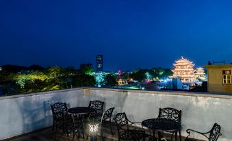 Flower Building Dongmen Inn (Chaozhou Guangji Bridge Paifang Street)