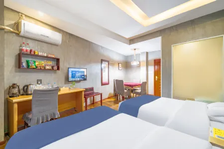 Fanke Hotel (Zunyi Club Site Zhonghua Road) Отели рядом с достопримечательностью «Scenic Area of Shaoshan Maozedong's Former Residence»