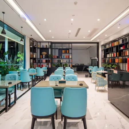 Star Pillow Hotel (Fuxian Lake Guanglong Town Starlight Night Market Branch)