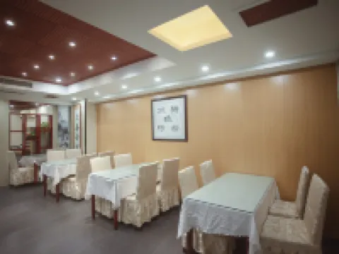 โรงแรมรู่เจียเพบเบิอ (ถนนอันอี้ตะวันออก เป่าหยิง หยางโจว) โรงแรมในเป่าหยิง