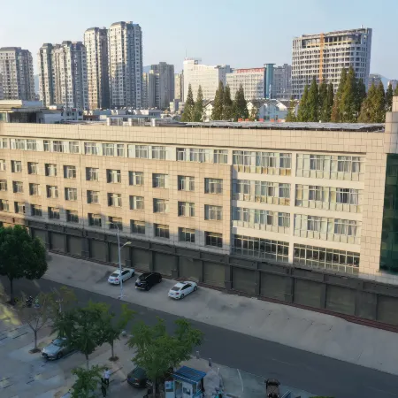 Chaohu Junjie Hotel (Renmin Road)