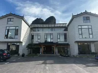 Longhushan Road Township Family Banquet Homestay Hotels near Elephant Trunk Mountain Geopark