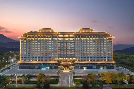 PARK PLAZA TAIAN Отели рядом с достопримечательностью «Taishan University Sports Science Department»