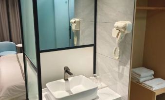 Zhoujixu Business Hotel