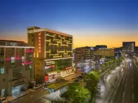 Vienna Hotel Hotels near Guangming Mansion Li