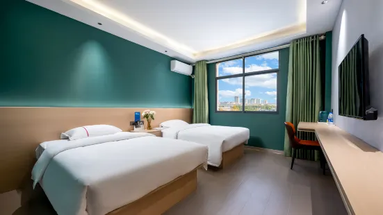 Manzhou Hotel (Gongqingcheng Dazetai Times Square)