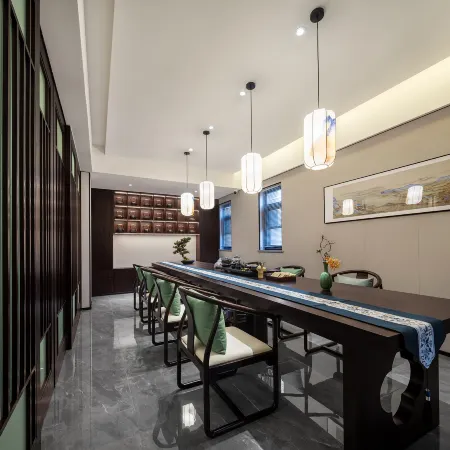 Moshang Qingju Hotel (Fuyang Central Plaza Renmin Road)