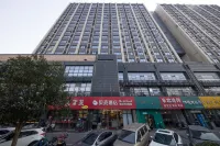 Shell Hotel(Hangzhou Xiasha Zhejiang Gongshang University Yunshui Subway Station Esports Theme) Hotel di Hangzhou