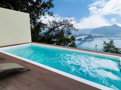 Luxury Lakefront Pool Villa with Private Pool, Qiandao Lake
