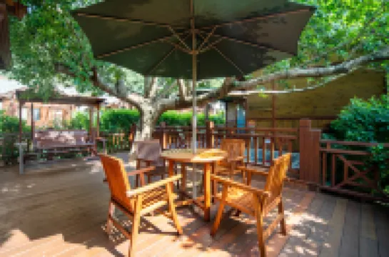 Qingxi Linpan Wenkuangquan Chalet Villa