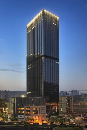 Fengyu Hotel Apartment (Shenzhen Futian Huaqiangbei Subway Station) Отели рядом с достопримечательностью «Ping An Finance Center - Free Sky»