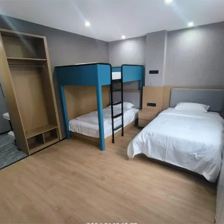 EXTREME ESPORTS Hotel (Zhangjiakou Xuanhua South Avenue) Отели рядом с достопримечательностью «Народная больница в Цзянчжоу, Цзянчжоу»