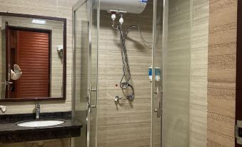 Longnan Huaxin Business Hotel
