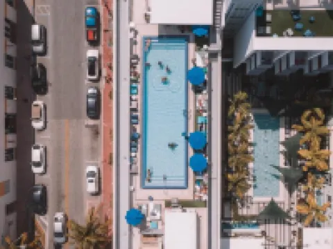 โรงแรมเดอะแฟร์วินด์ โรงแรมในไมอามีบีช