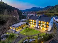 Linxivila Simi Holiday Manor Hotels in White Tea Viewing Deck