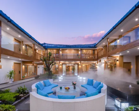 Yuehao. Designer Garden Mei Suk(Lijiang Sifang Street) โรงแรมในลี่เจียง