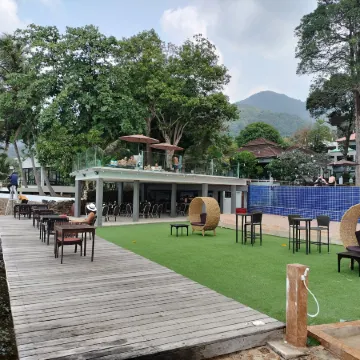 Chang Buri Resort & Koh Chang Hillside Отели рядом с достопримечательностью «Pearl Beach»