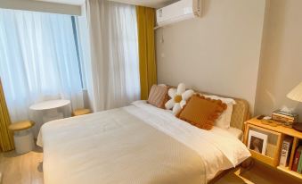 Luck·LOFT Cinema Hotel (Nanchang West Station Lihuashan Metro Station)