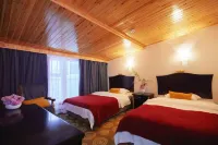 Jiuzhaigou Yinghai Holiday Hotel (Jiuzhaigou Scenic Area Tourist Center)
